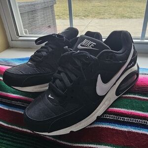 EUC - NIKE Air MAX Command Women's Running Shoe